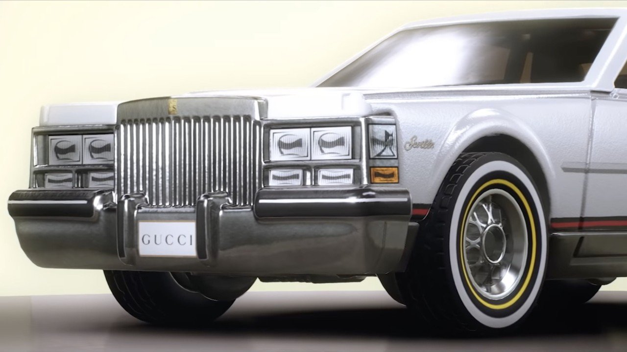 La Cadillac Seville di Gucci è ora nella tua collezione di auto Hot Wheels Unleashed