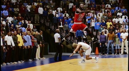 Screenshot di NBA 2K23 Jordan Challenge 1